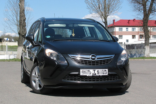 Opel-Zafira Tourer, 2013 г.в, 2.0CDTI, 6-МКПП