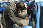 Как проверить кузов подержанного автомобиля перед покупкой: где скрывают коррозию и последствия ДТП Как проверить ку...